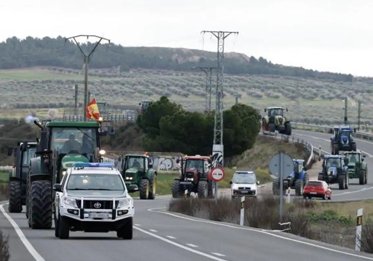 File image of farmers protesting on the roads in Spain.