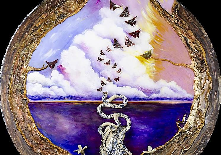 The heart that represents the artist, with its iconic butterflies.