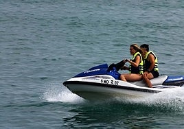 Jet skis may not be used in bathing areas.