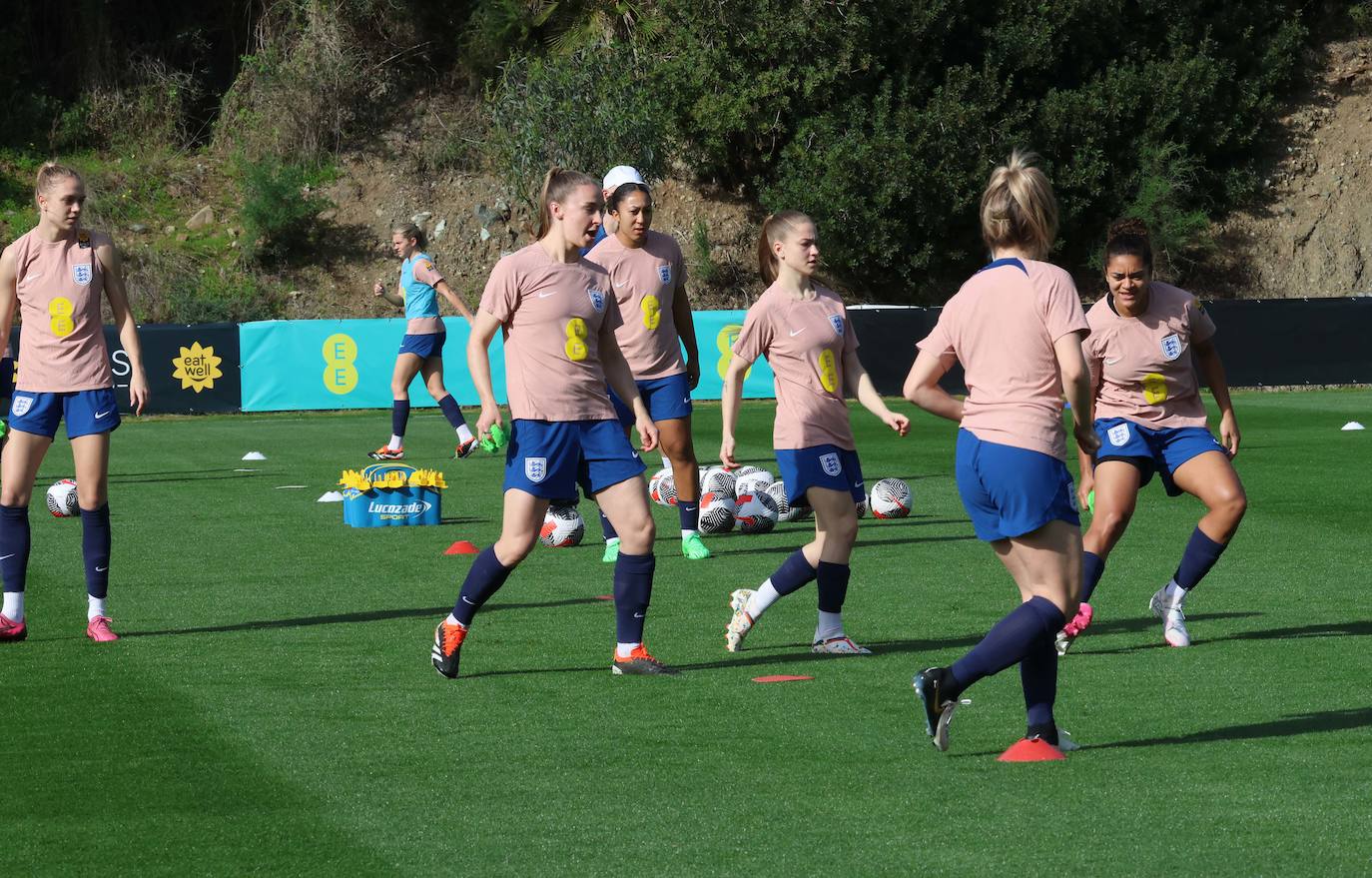 Lionesses train in Marbella - in pictures