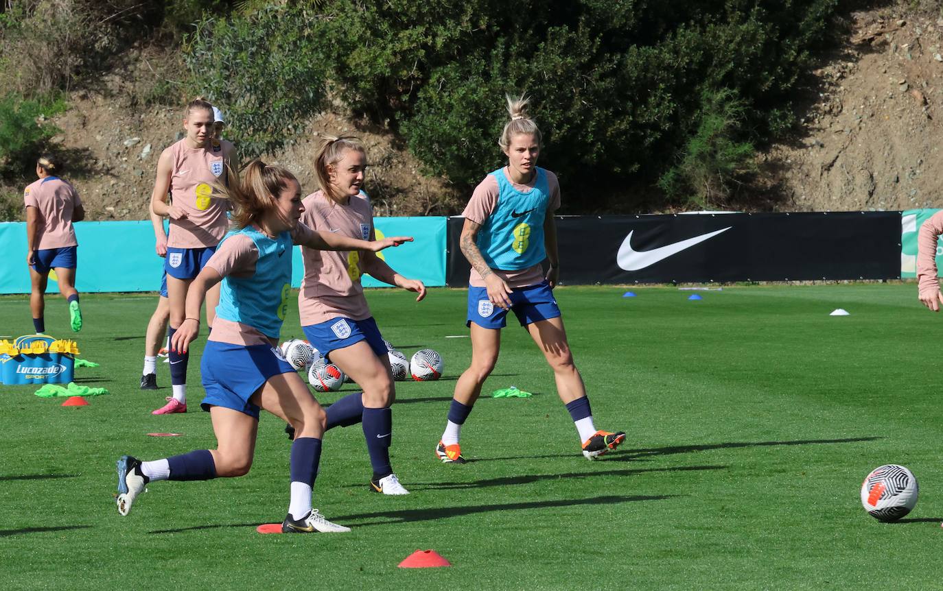 Lionesses train in Marbella - in pictures