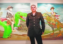 Alejandro Montiel, between 'T-Rex' and 'Infantdino B'.