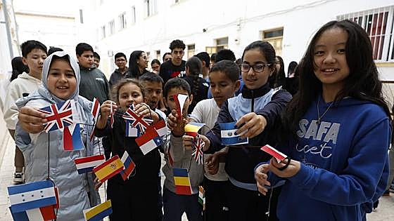 A school open to the world