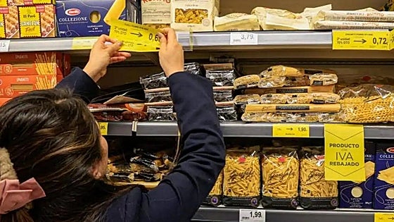 Supermarket chains in Spain investigated over whether they are applying sales tax reduction on basic foods correctly