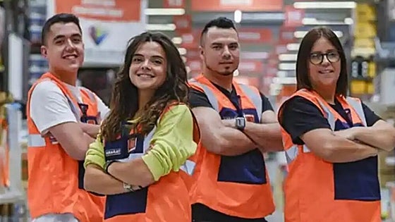 Spanish business shares its success by distributing 27 million euros in bonuses among all its workers