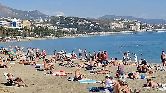High season for Malaga beaches extended to eight months of the year, from today