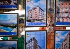 Flats in a real estate agency.