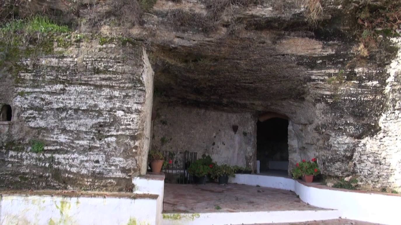 Imagen principal - A shrine looking over El Tajo gorge in Ronda for more than 1,000 years