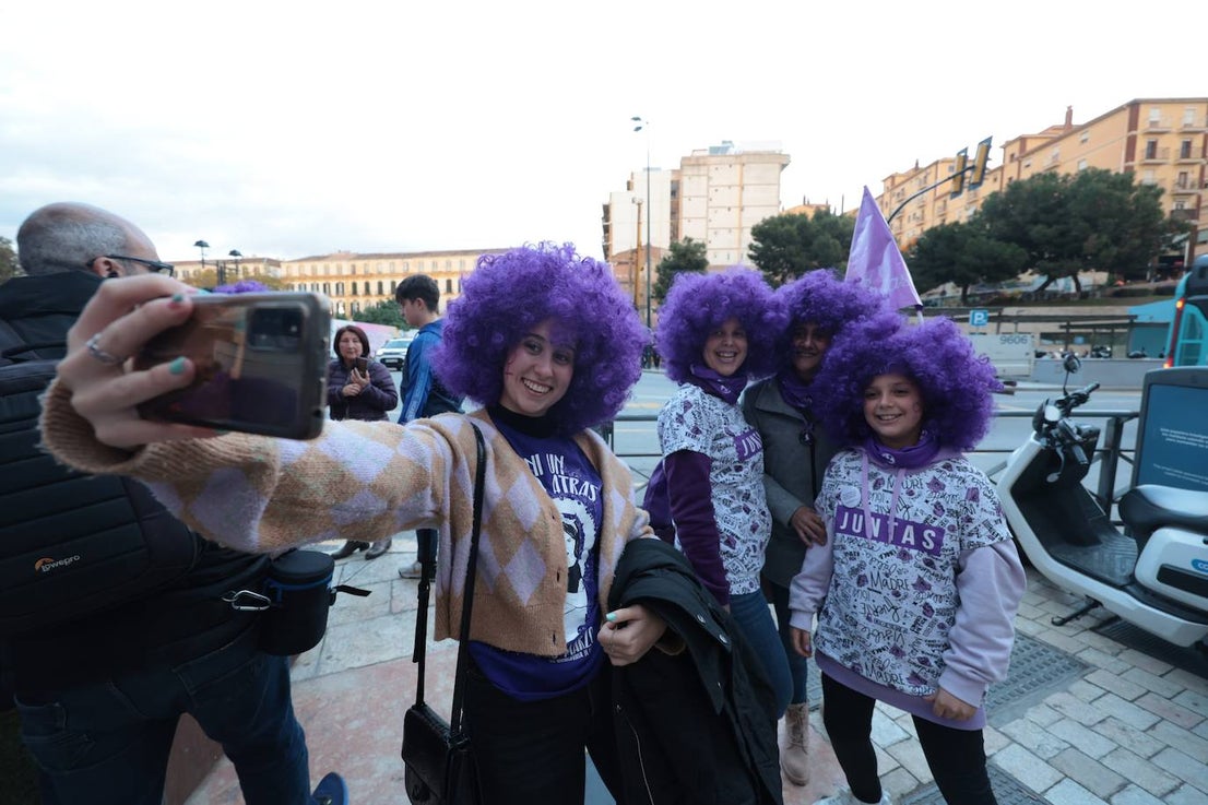 Thousands join massive women's day march in Malaga