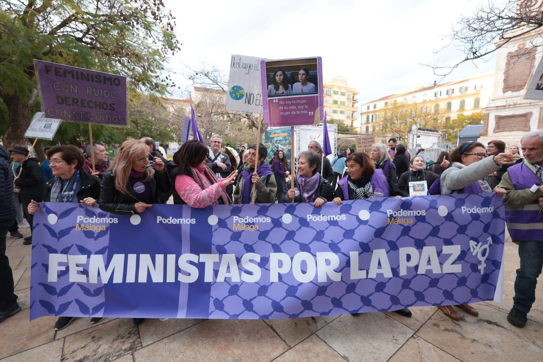 Thousands join massive women's day march in Malaga