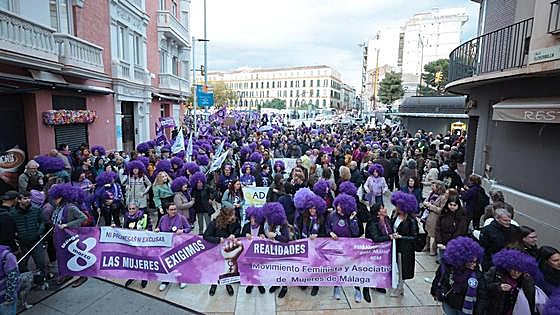 Thousands join massive women's day march in Malaga