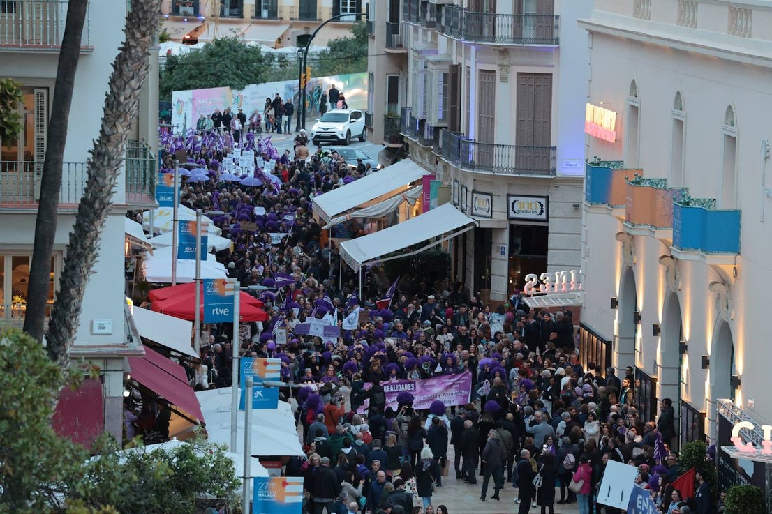 Thousands join massive women's day march in Malaga