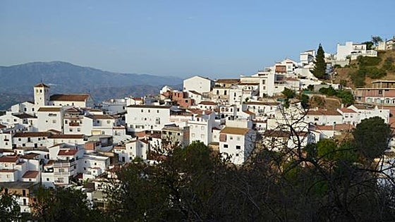 Axarquía village to limit use of fireworks during festivities to honour their patron at Easter