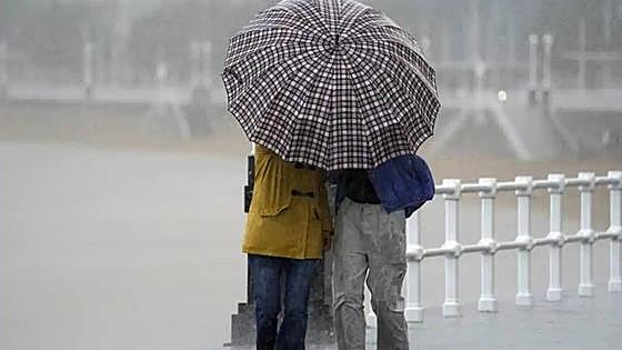 Met Office warns of 'significant change' with storm bringing rain and cold weather for Easter week in Spain