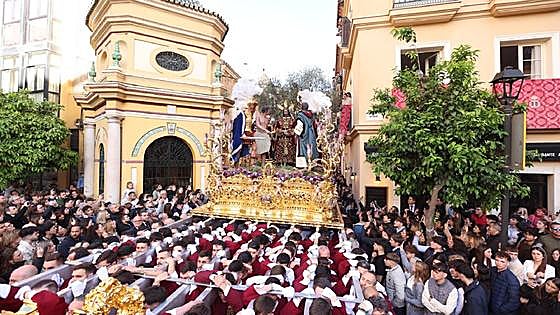 'Tears and favours' in a bitter-sweet Semana Santa