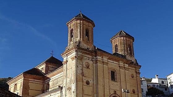 Serving just 300 inhabitants, why is the church in Alpandeire so big and known as the 'Cathedral of the Serranía de Ronda'?