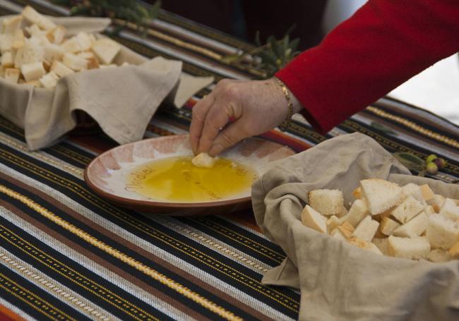 Verdial variety extra virgin olive oil is known as the liquid gold of the Axarquía.