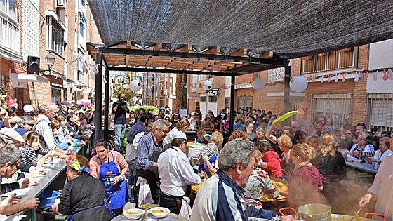 Fuengirola neighbourhood to welcome spring with colourful street party