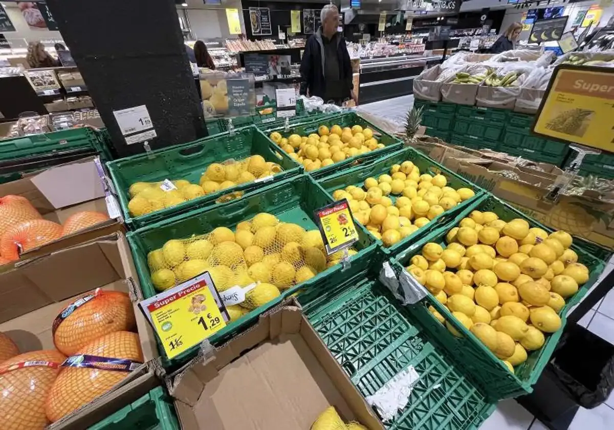 Los precios de los alimentos en España han subido un 38% en tres años, y estas son las cadenas de supermercados que más han subido.