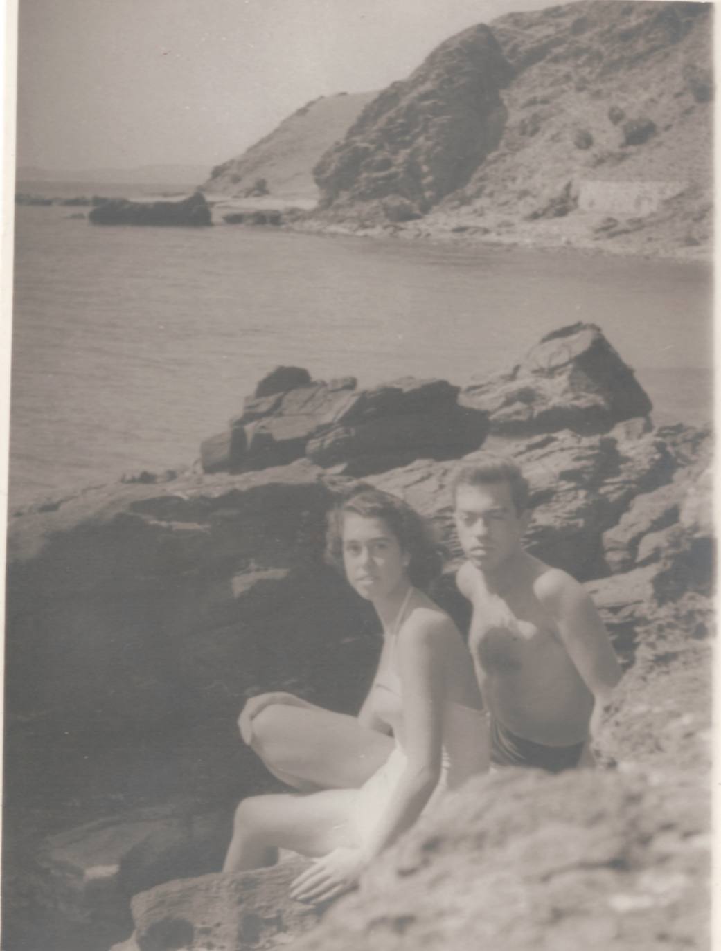 Blanca and Jorge Fiestas Bonitz on the beach at La Verdad in the 1950s