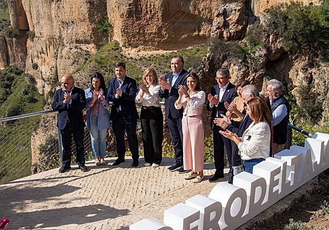 Officials at the inauguration of the Desfiladero del Tajo.