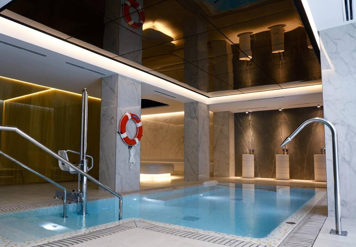 Imagen secundaria 1 - Take a peek inside as eye-watering price of two &#039;jewel in the crown&#039; sea-facing penthouses in Malaga city is revealed