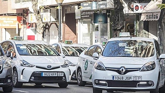 Now you can call a taxi in Granada via WhatsApp