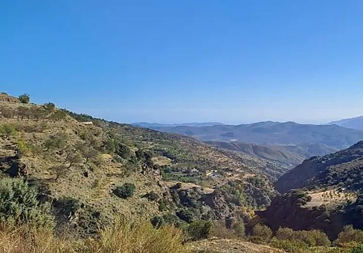 Laroles marks the border between the Alpujarra of Granada and that of Almeria.