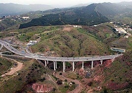 Man plunges to his death from A-7 motorway viaduct following high-speed police chase in Malaga