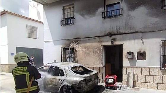 Car fire damages three properties in Malaga province village