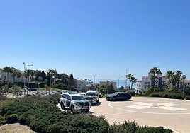 Guarda Civil vehicles deployed during the operation in Nerja.