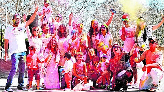 Benalmádena welcomes spring with colourful Hindu Holi festival