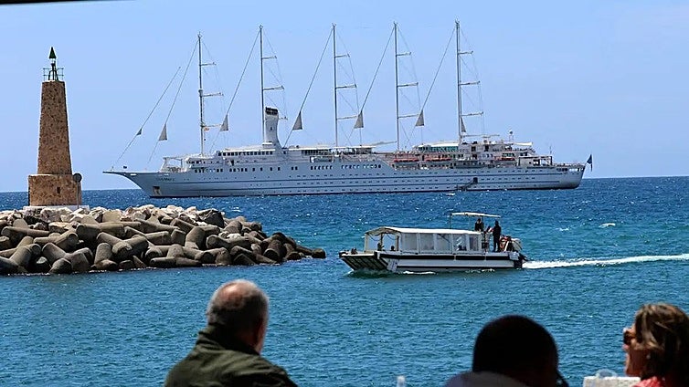 Club Med schooner sails into Puerto Banús