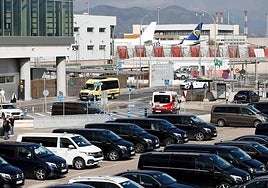 Almost 100 private hire vehicle drivers at Malaga Airport booked so far this year for failing to comply with regulations