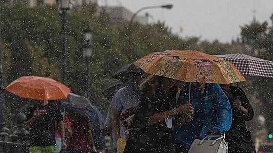 Weather warnings activated for heavy rain, with possibility of thunderstorms, hail and even snow in the south of Spain