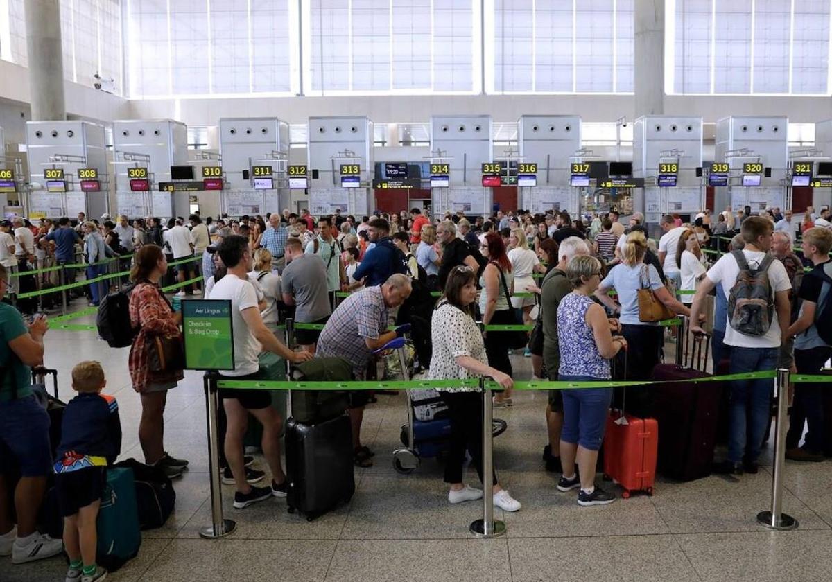 Profits of main airport operator in Spain double in first quarter of year thanks to tourism boom