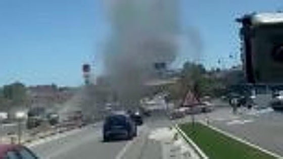 Watch as 'dust devil' whirlwind catches drivers by surprise between Mijas and Fuengirola