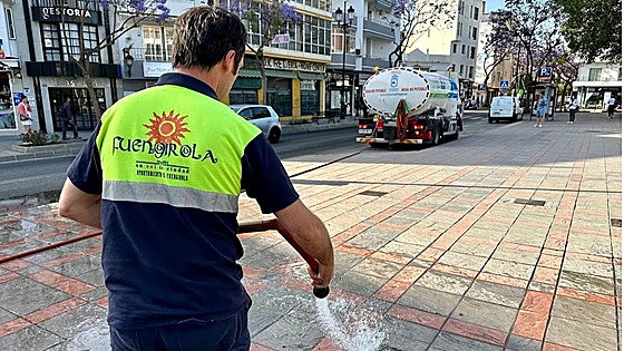 Fuengirola resumes daily washing down of public spaces with non-potable water