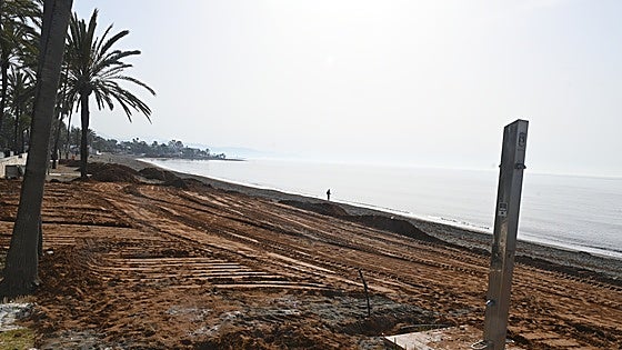 San Pedro residents see red after 'muddy' sand is used to top up its beaches for summer