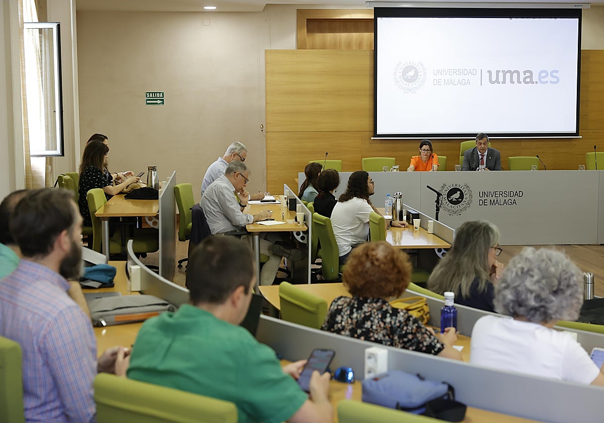 The rector convened an extraordinary meeting of the governing council to address the situation in the Gaza Strip.