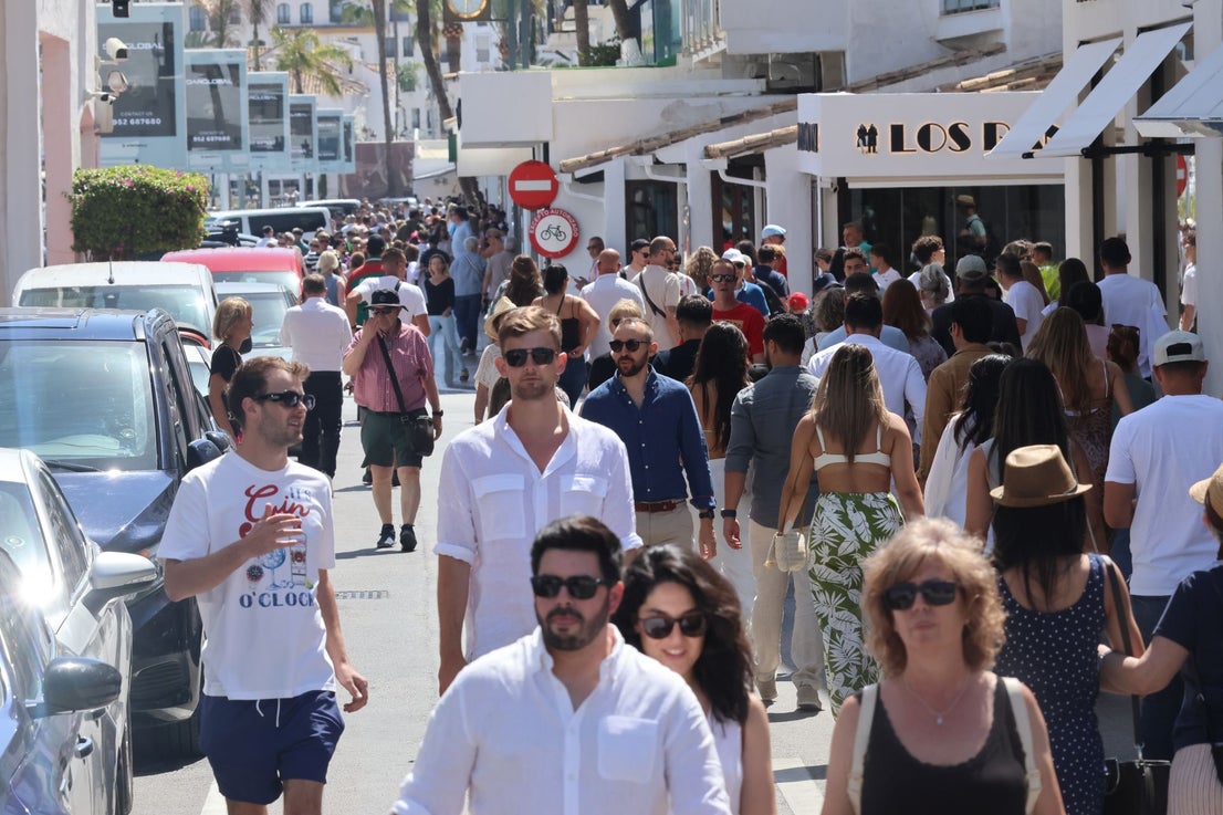 Formula E of the seas makes a big splash in Marbella, in pictures