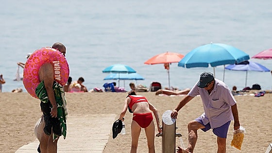 Water shortage forces closure of beach showers and foot baths along the Costa del Sol this summer