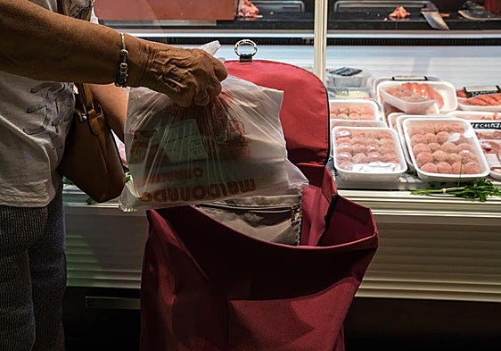 Almost half the adult population of Spain is having difficulty making ends meet
