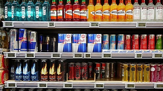 Health warning issued by leading consumer association about 12 energy drinks sold in supermarkets in Spain