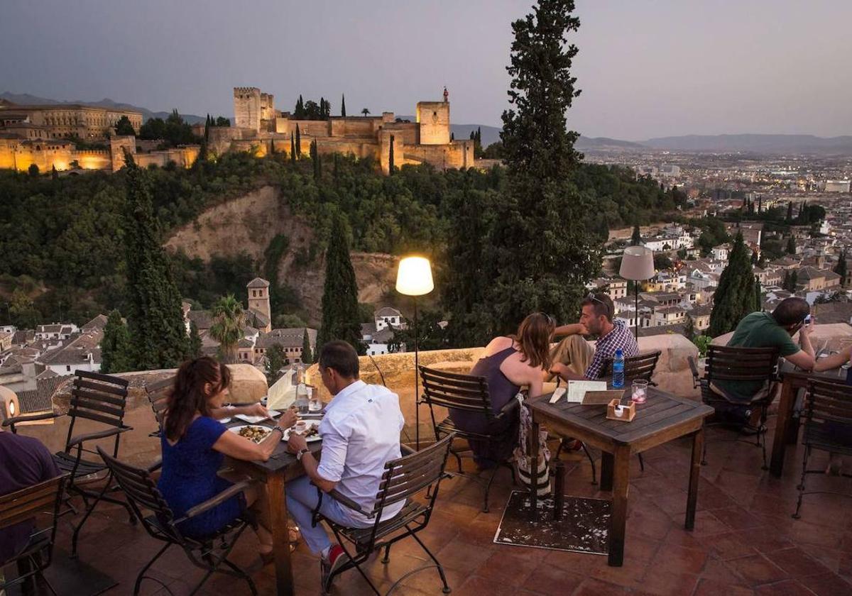 The restaurant in Granada whose prices have gone viral: 'We are in a unique place in the world'
