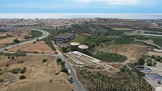 When will the eastern Costa del Sol-Axarquía desalination plant become a reality?