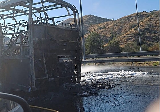 Coach completely gutted after bursting into flames on A-7 motorway on the Costa del Sol