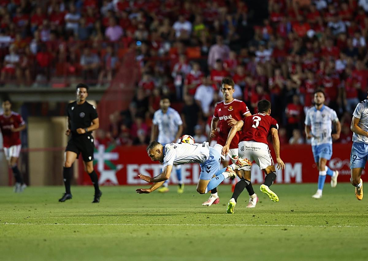 Imagen secundaria 1 - Malaga CF secure last-gasp play-off final victory to earn promotion back to Segunda