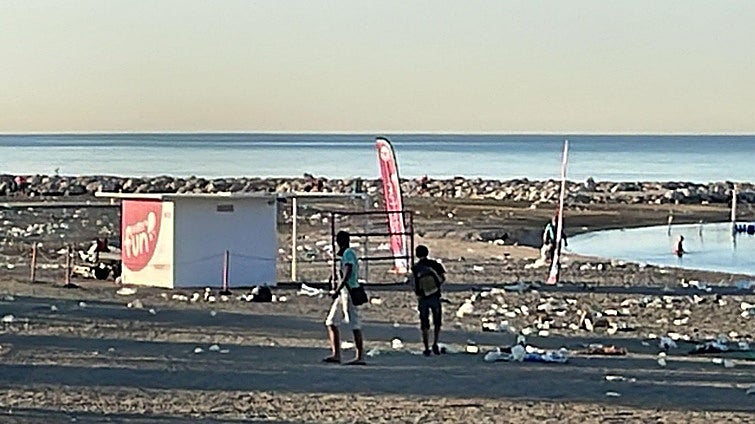 This was the state of Malaga's beaches after the traditional night of San Juan celebrations