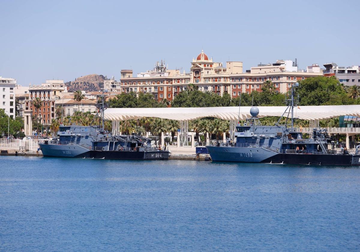 The two German navy vessels in the Port of Malaga this Tuesday morning.